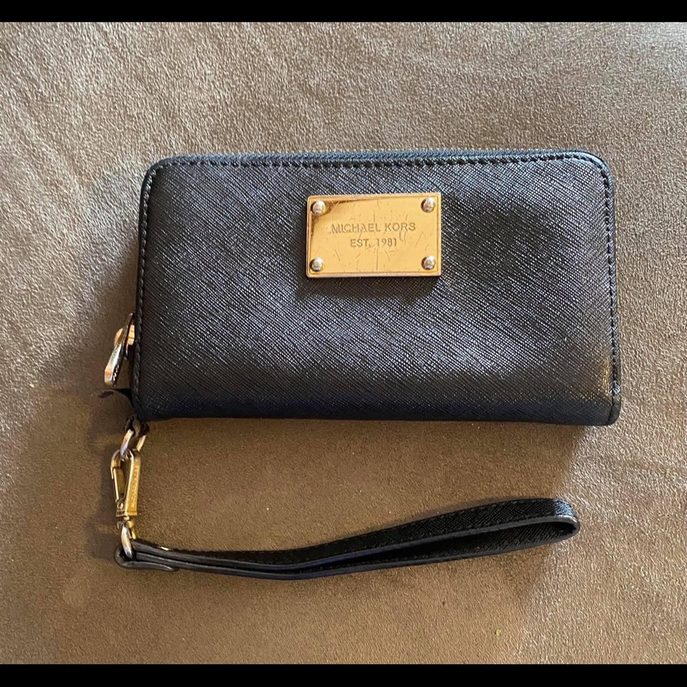 Michael Kors Wristlet Wallet